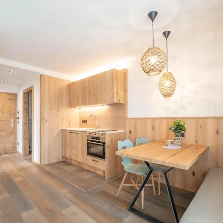 ホテル Loeckerwirt