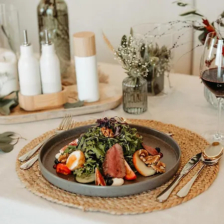 ホテル Loeckerwirt