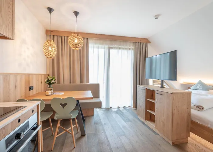 Hotell Loeckerwirt 3*