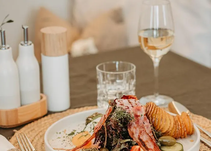 Hotell Loeckerwirt 3*